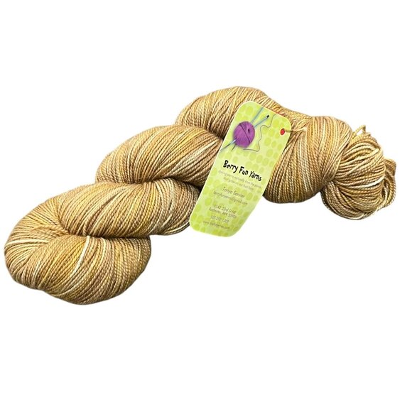 Berry Tough Sock Yarn Sandy Beach Superwash Merino Nylon Blend 400 Yards Hand-Dy - Picture 1 of 5